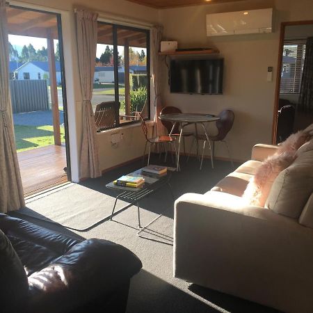 Te Anau Cottage On Govan Екстериор снимка