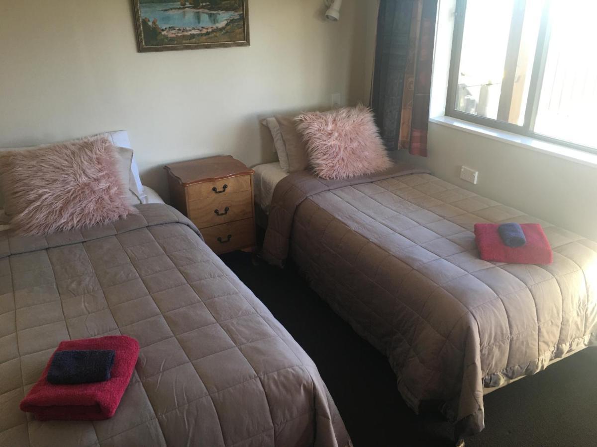 Te Anau Cottage On Govan Екстериор снимка