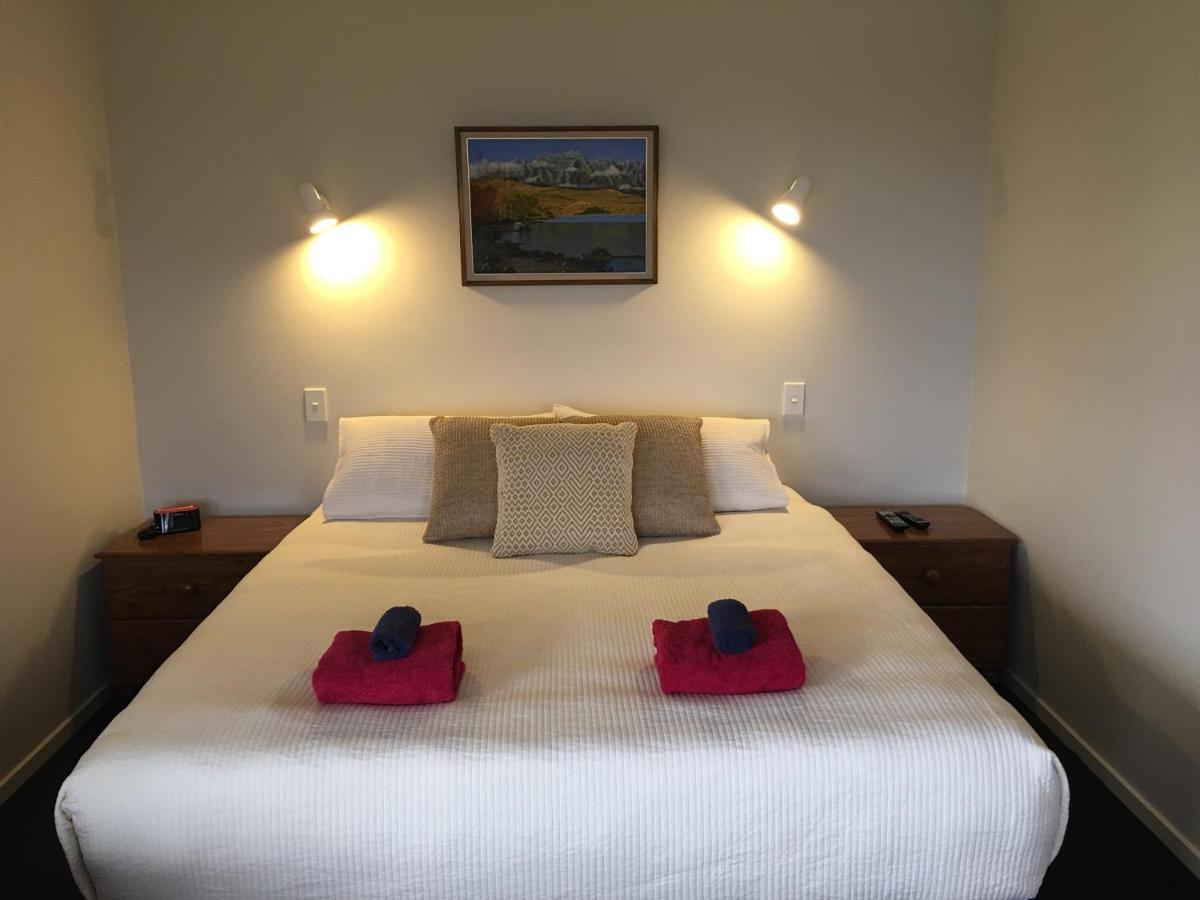 Te Anau Cottage On Govan Екстериор снимка