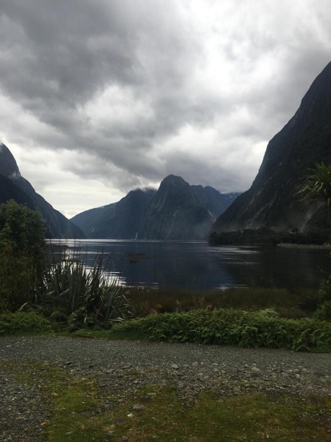Te Anau Cottage On Govan Екстериор снимка